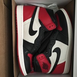 Jordan 1 Bred toe size 8.5 new never been worn